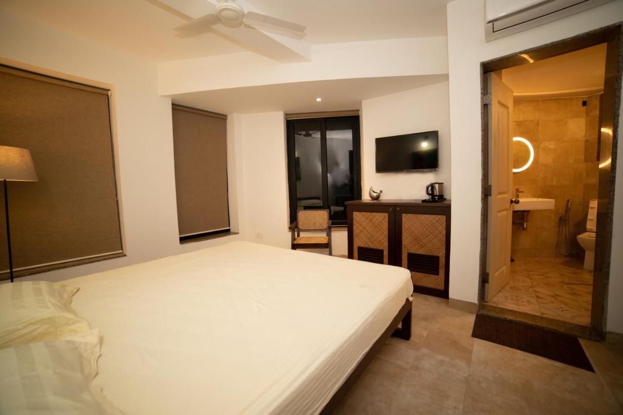 Half Hotel 卡兰古特 外观 照片